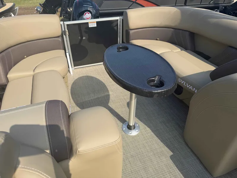 Slide: The Image of Sylvan MIR 8524 LZ/TT 2025 - 6