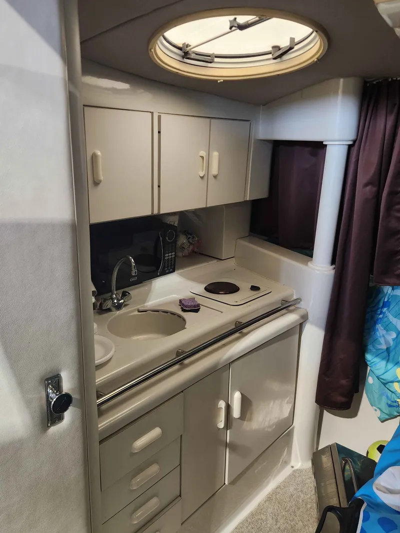 Slide: The Image of Chris-Craft 302 Crowne 1991 - 18