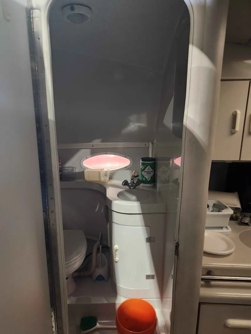 Slide: The Image of Chris-Craft 302 Crowne 1991 - 25