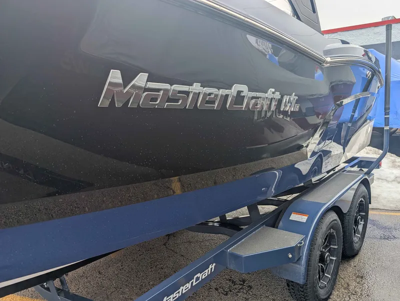 Slide: The Image of MasterCraft NXT21 2025 - 4