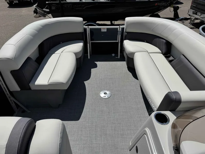 Slide: The Image of Sylvan MIR 822 PF 2025 - 6