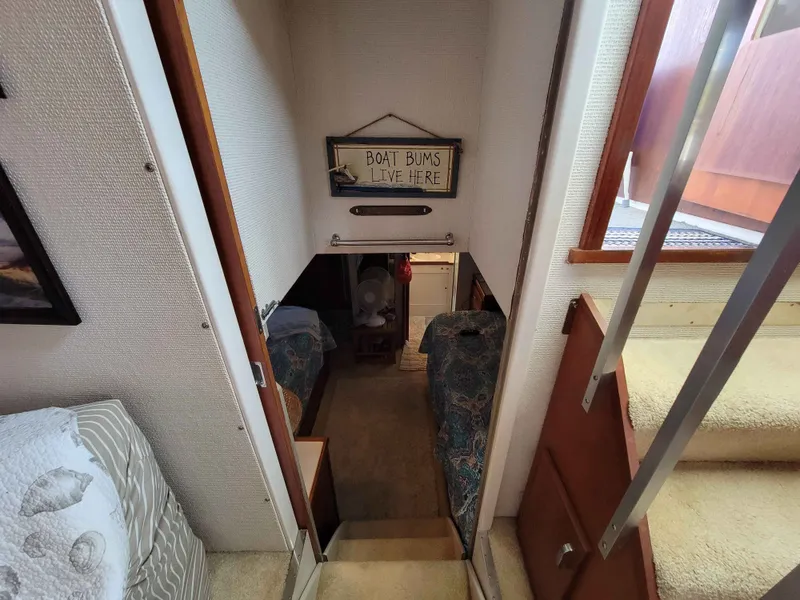 Slide: The Image of Chris-Craft 410 Commander 1977 - 14