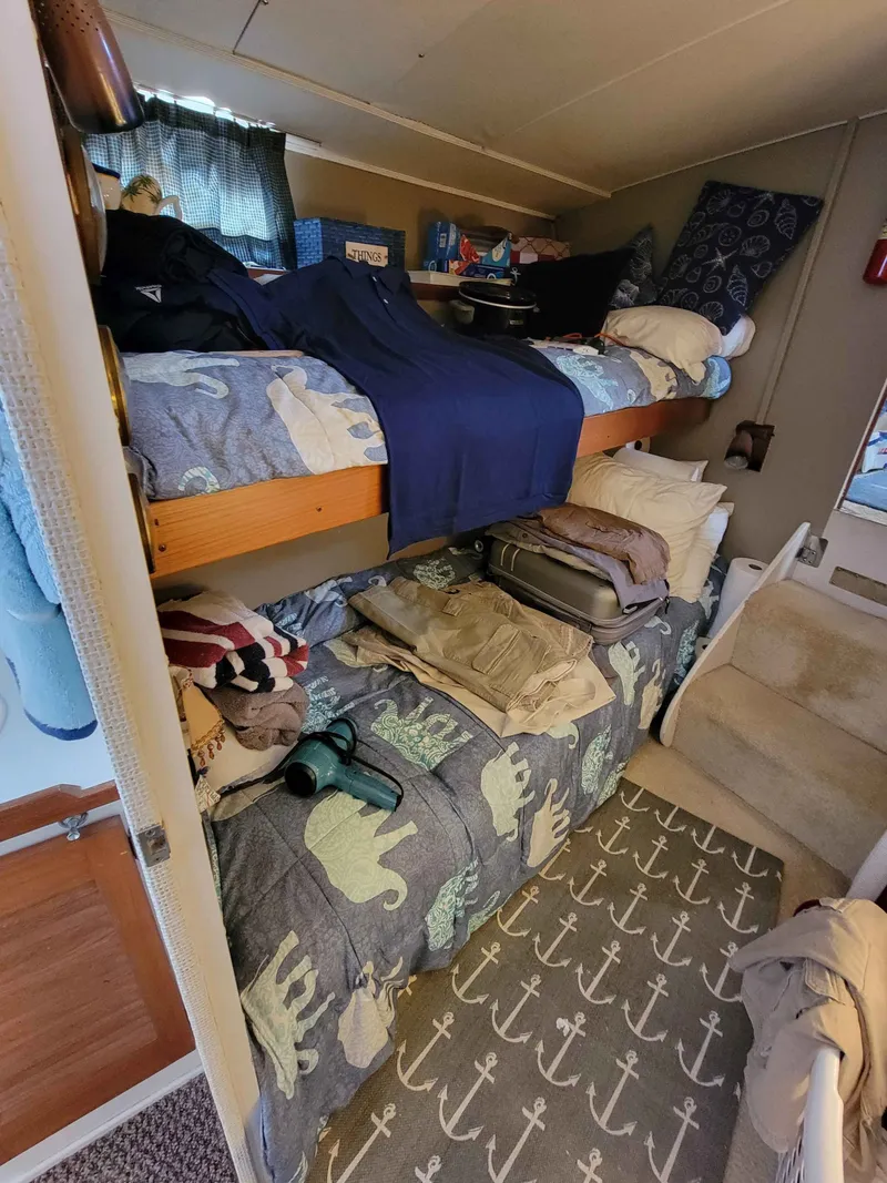 Slide: The Image of Chris-Craft 410 Commander 1977 - 19