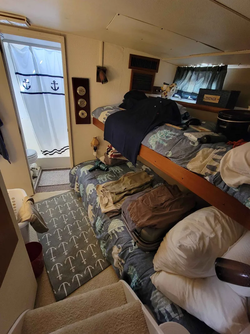 Slide: The Image of Chris-Craft 410 Commander 1977 - 21