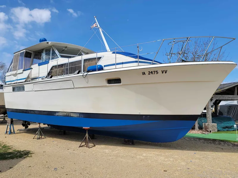 Slide: The Image of Chris-Craft 410 Commander 1977 - 26