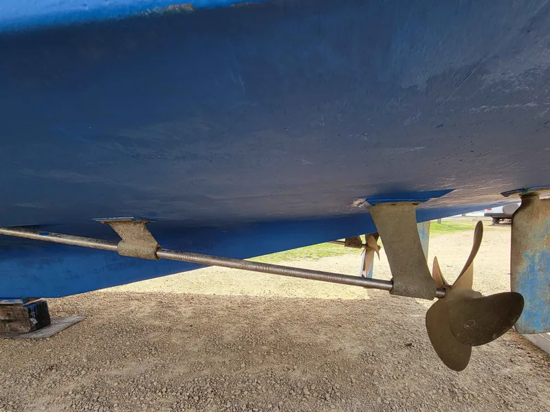 Slide: The Image of Chris-Craft 410 Commander 1977 - 31