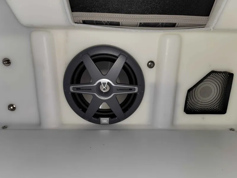 Slide: The Image of Barletta LUSSO 25UCA/TT 2025 - 17