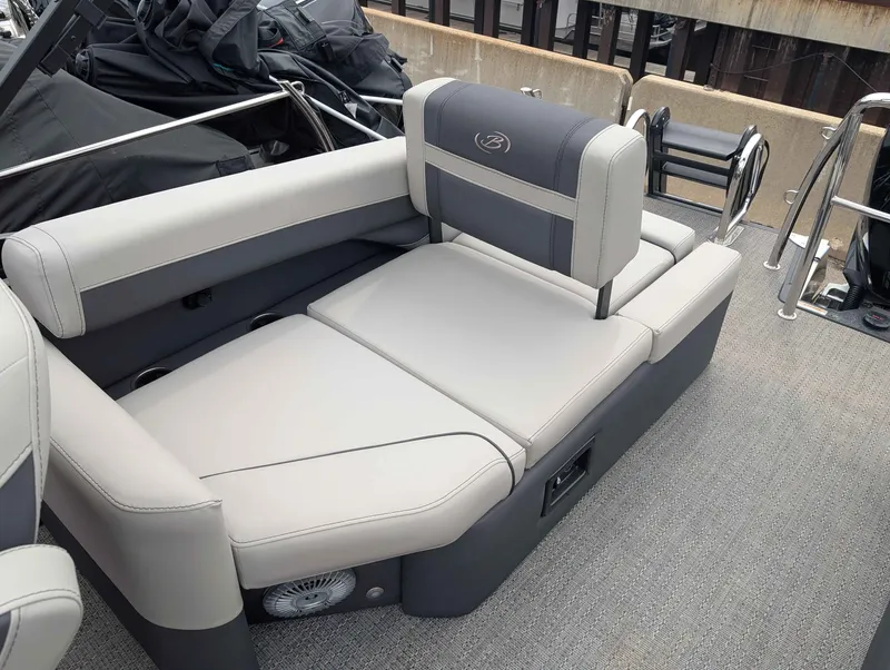 Slide: The Image of Barletta CABRIO C24M/TT 2025 - 14