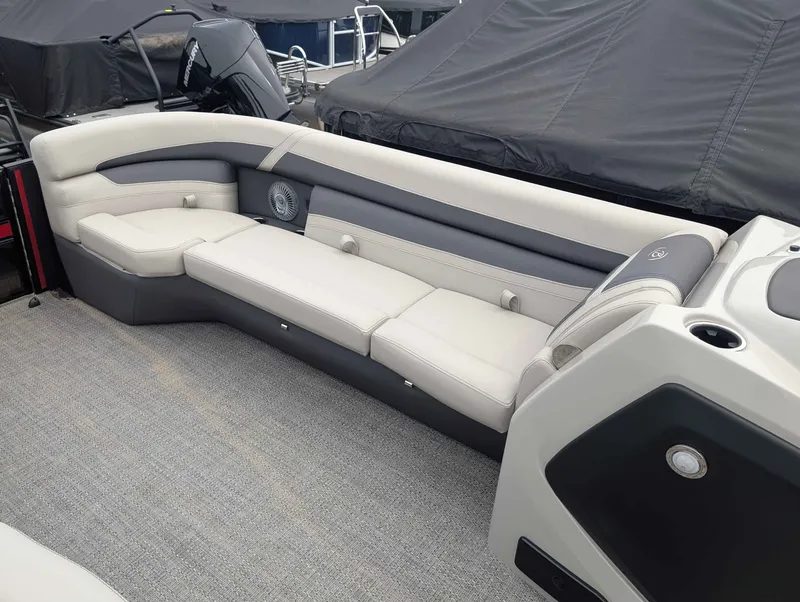 Slide: The Image of Barletta CABRIO C24M/TT 2025 - 7