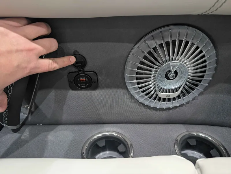 Slide: The Image of Barletta LUSSO L23UCA/TT 2025 - 13