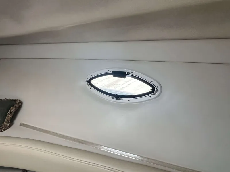 Slide: The Image of Maxum 2700 SCR 2001 - 30