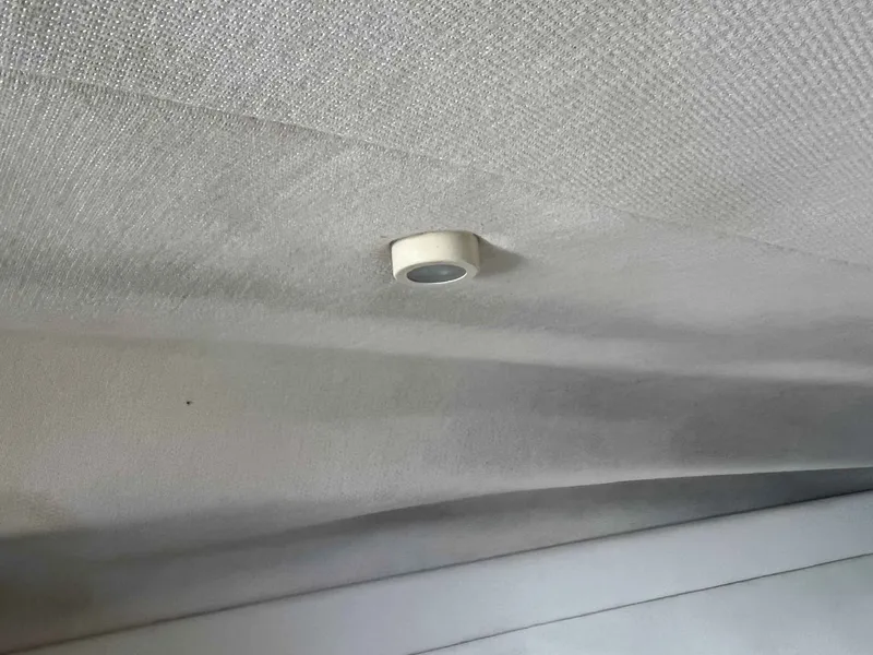 Slide: The Image of Maxum 2700 SCR 2001 - 32