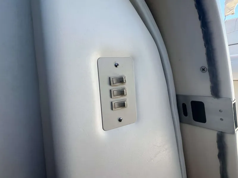 Slide: The Image of Maxum 2700 SCR 2001 - 37