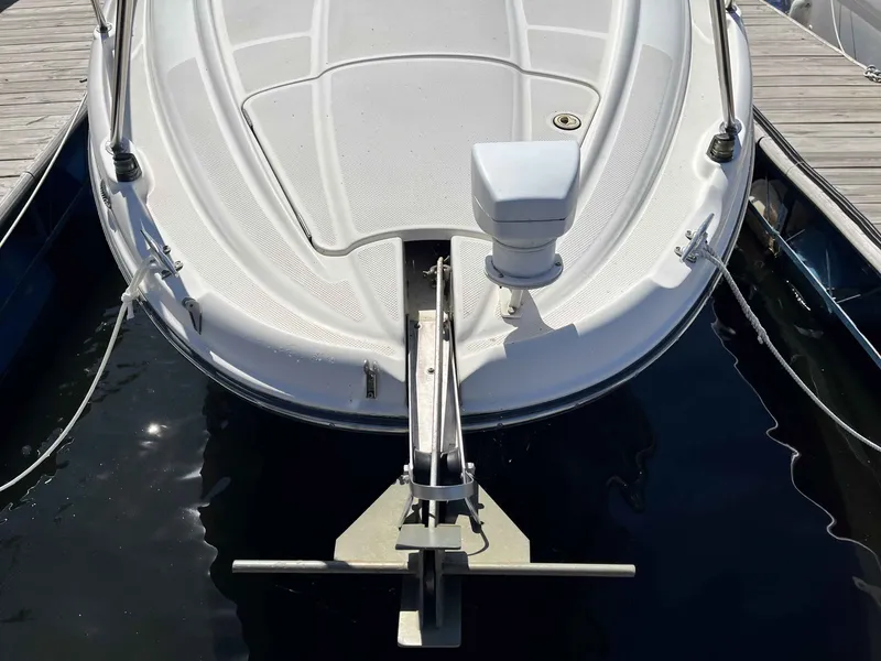 Slide: The Image of Maxum 2700 SCR 2001 - 4