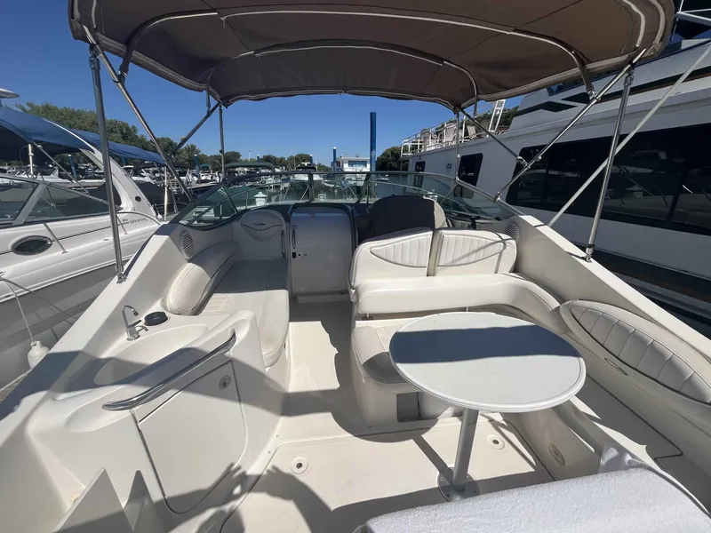 Slide: The Image of Maxum 2700 SCR 2001 - 6