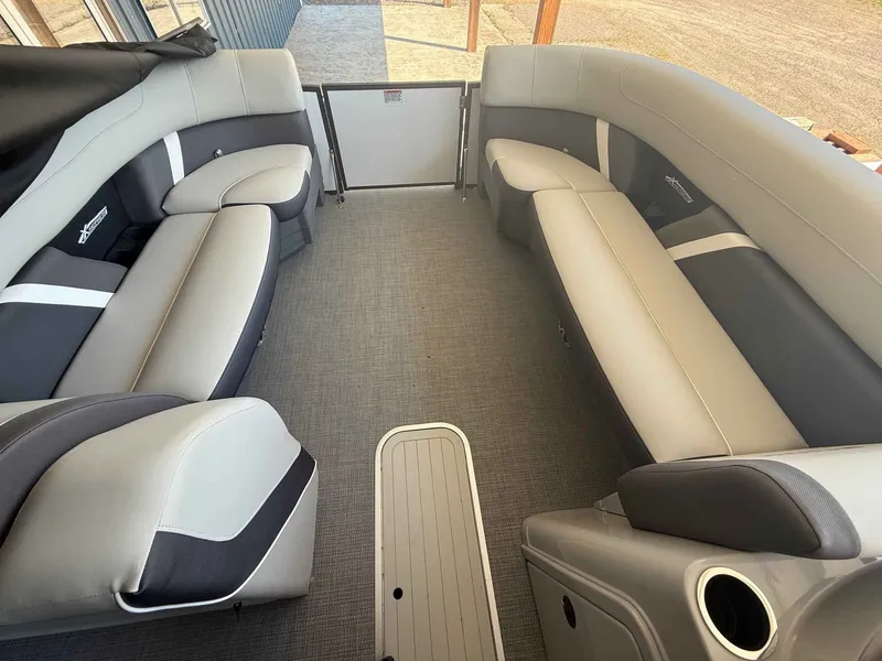 Slide: The Image of Sylvan MIR X5DLZBAR/TT 2025 - 2