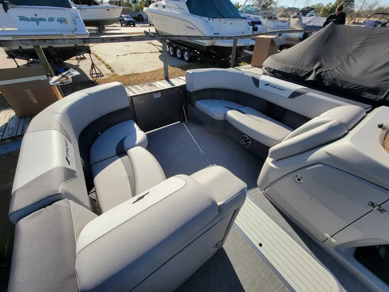 Slide: The Image of Starcraft SLS-3 Q DH/TT 2025 - 16