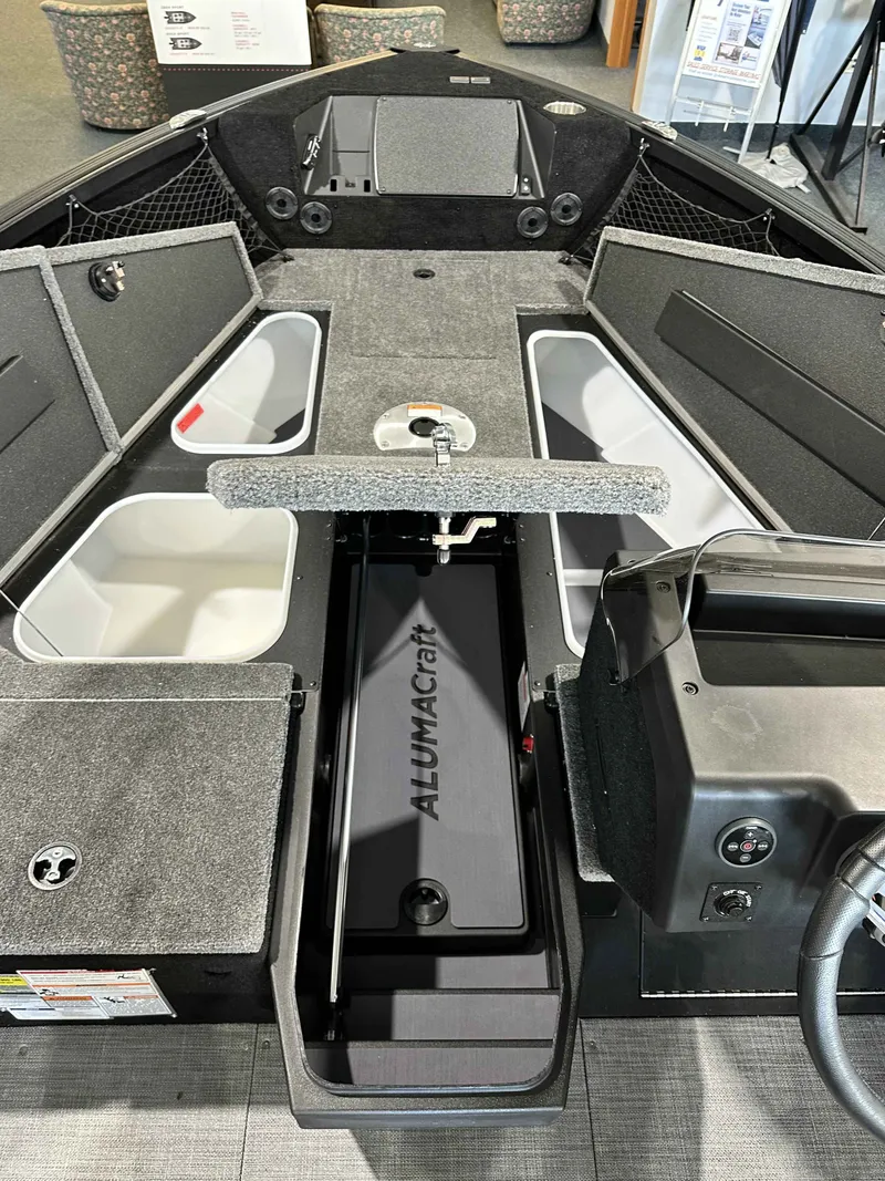 Slide: The Image of Alumacraft COMP 185X/SC 2025 - 4