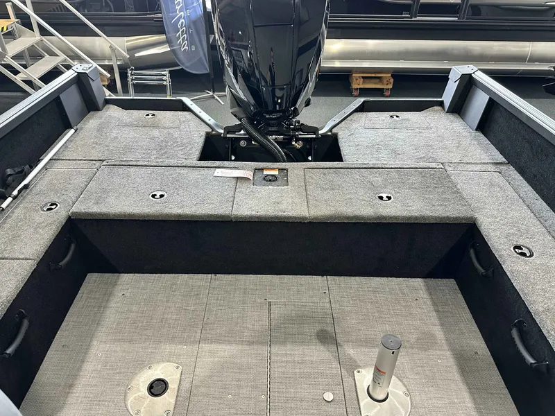 Slide: The Image of Alumacraft COMP 185X/SC 2025 - 7