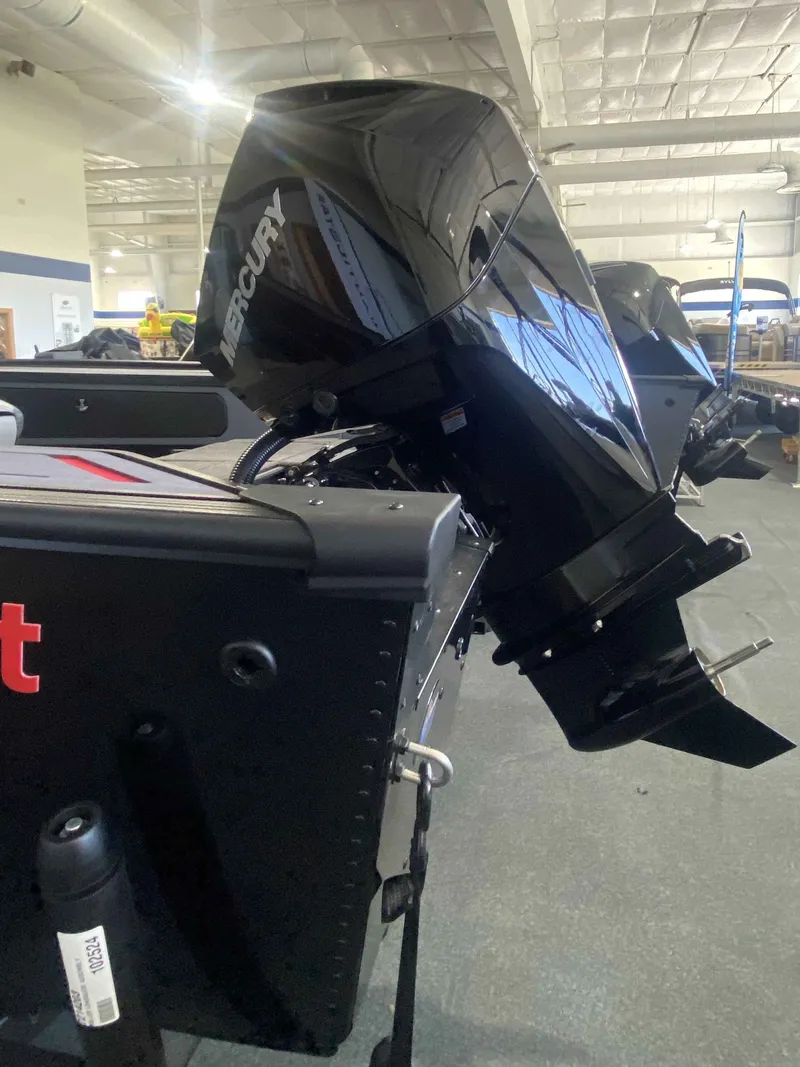 Slide: The Image of Alumacraft TROPHY195FSX/SP 2025 - 19