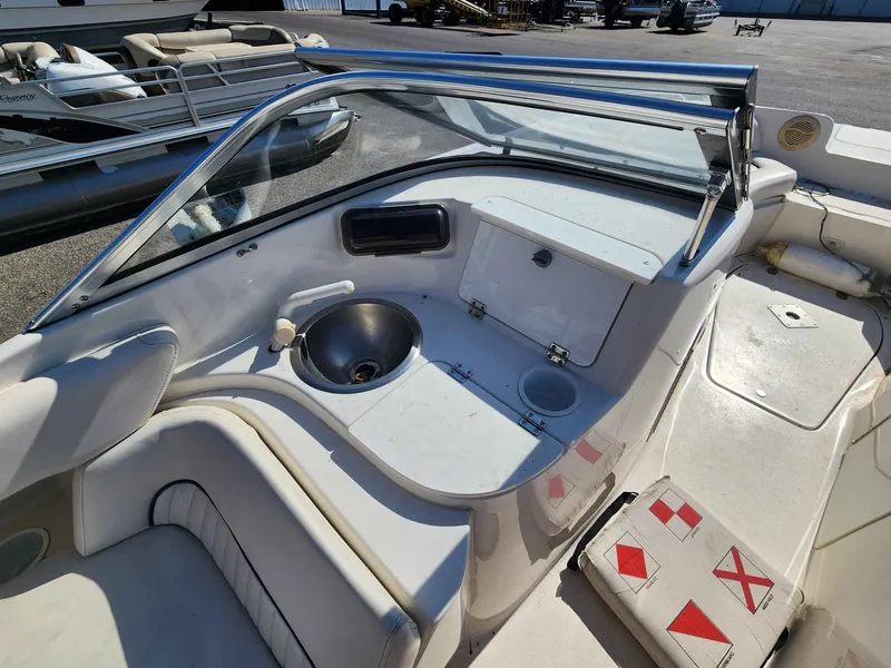 Slide: The Image of Monterey 220 EXPLORER SP 2000 - 13