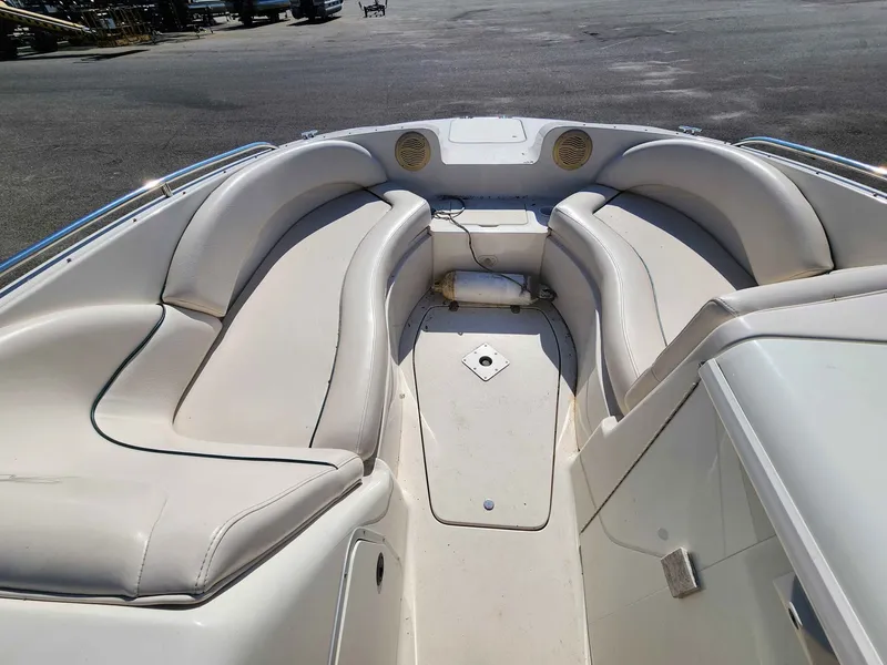 Slide: The Image of Monterey 220 EXPLORER SP 2000 - 16