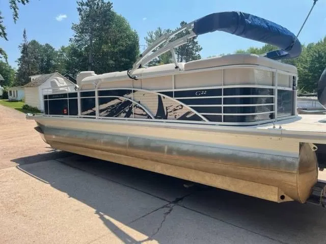 Slide: The Image of Bennington 2275 GL 2015 - 4