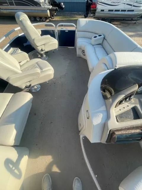 Slide: The Image of Bennington 2275 GL 2015 - 7