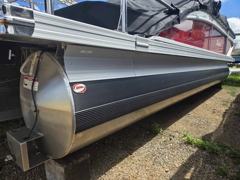 Slide: The Image of Barletta CABRIO C22UC/TT 2025 - 9