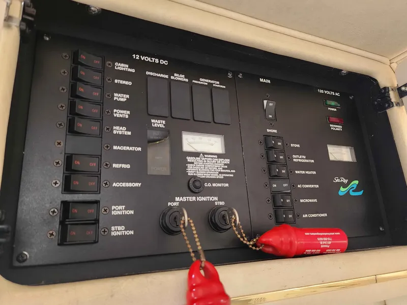 Slide: The Image of Sea Ray 290 Sundancer 2000 - 12