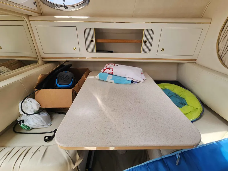 Slide: The Image of Sea Ray 290 Sundancer 2000 - 17