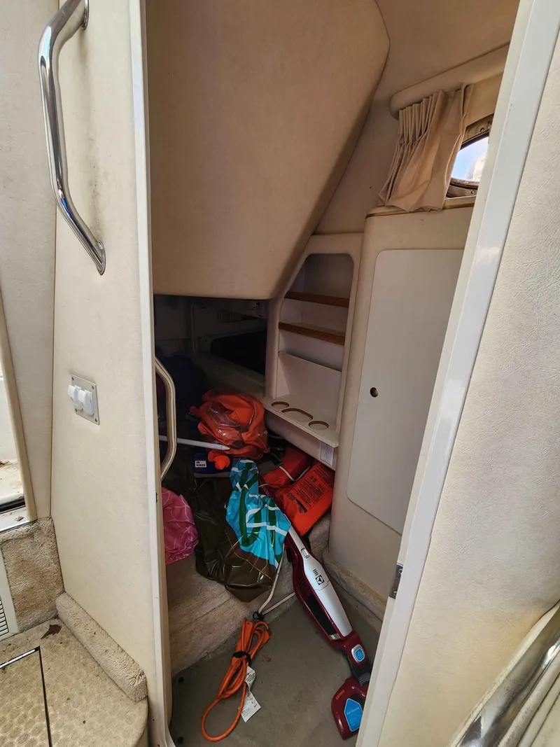 Slide: The Image of Sea Ray 290 Sundancer 2000 - 19