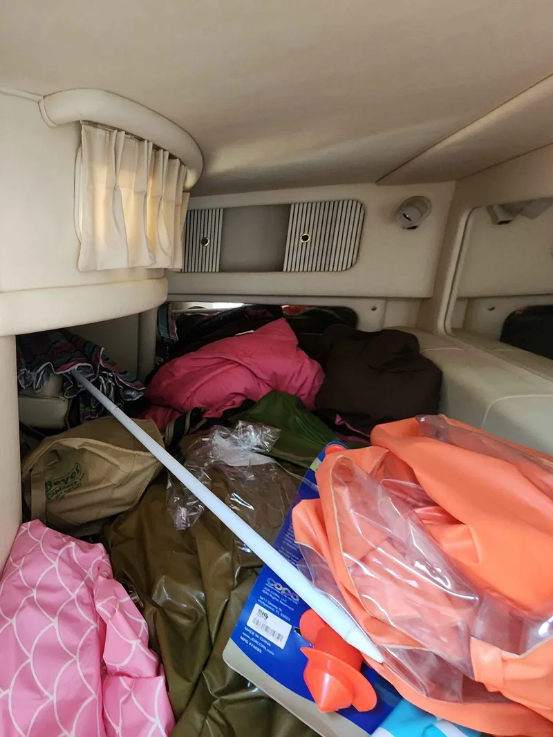 Slide: The Image of Sea Ray 290 Sundancer 2000 - 21