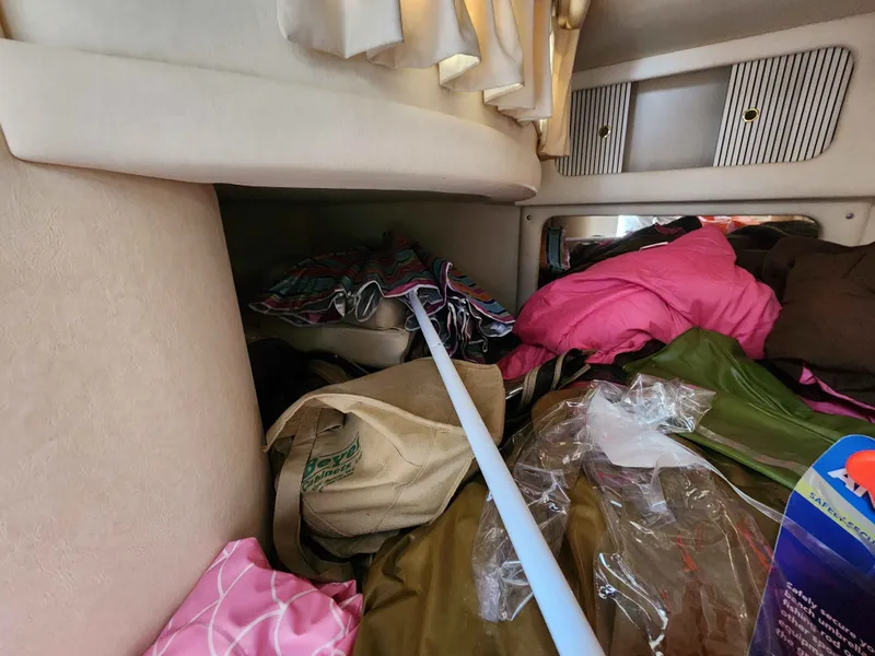 Slide: The Image of Sea Ray 290 Sundancer 2000 - 22