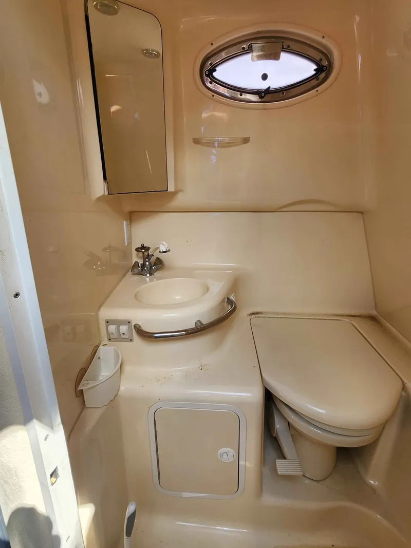 Slide: The Image of Sea Ray 290 Sundancer 2000 - 24