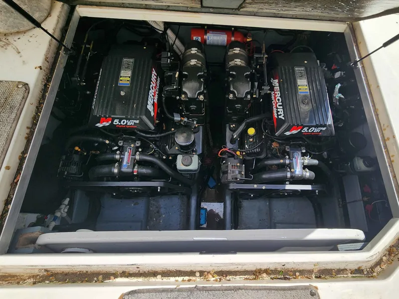 Slide: The Image of Sea Ray 290 Sundancer 2000 - 25