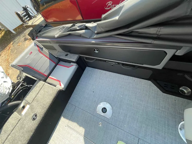 Slide: The Image of Alumacraft TROPHY185FSX/SP 2025 - 9