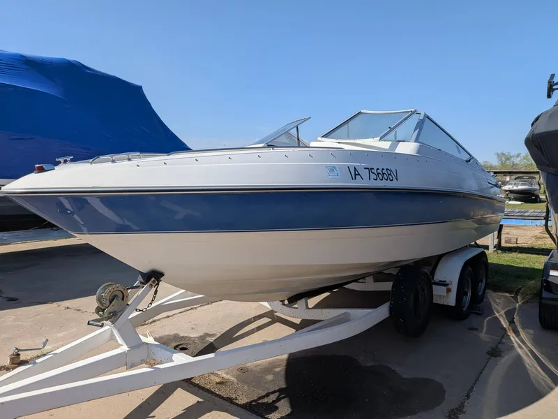 Slide: The Image of Maxum 2200sr 1993 - 3