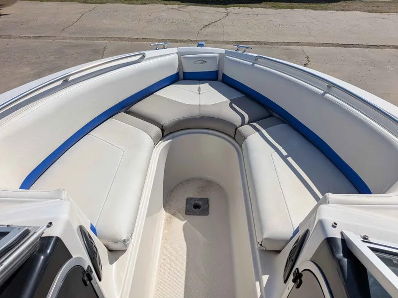 Slide: The Image of Maxum 2200sr 1993 - 4