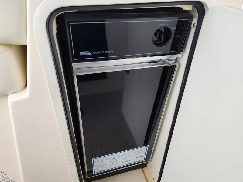 Slide: The Image of Rinker Fiesta Vee 410 2006 - 11