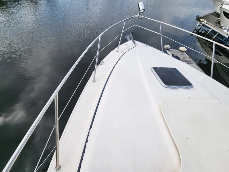 Slide: The Image of Rinker Fiesta Vee 410 2006 - 23