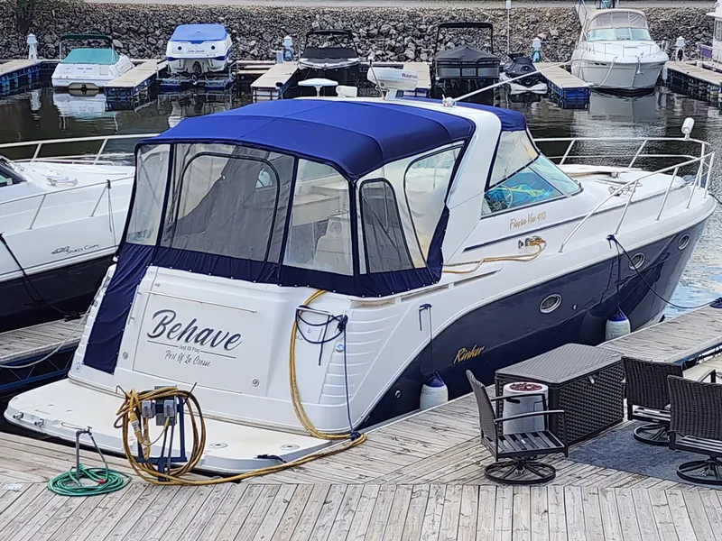 Slide: The Image of Rinker Fiesta Vee 410 2006 - 3