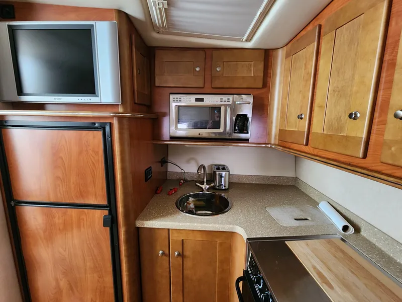 Slide: The Image of Rinker Fiesta Vee 410 2006 - 32