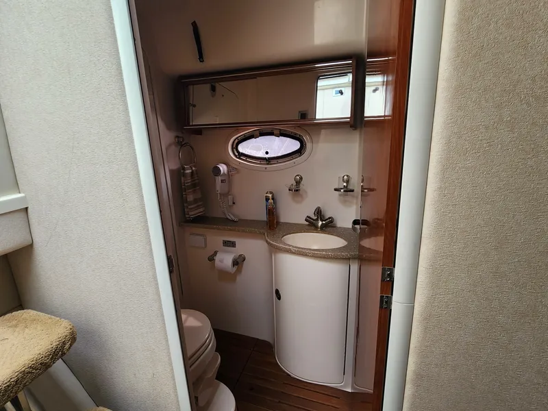 Slide: The Image of Rinker Fiesta Vee 410 2006 - 37