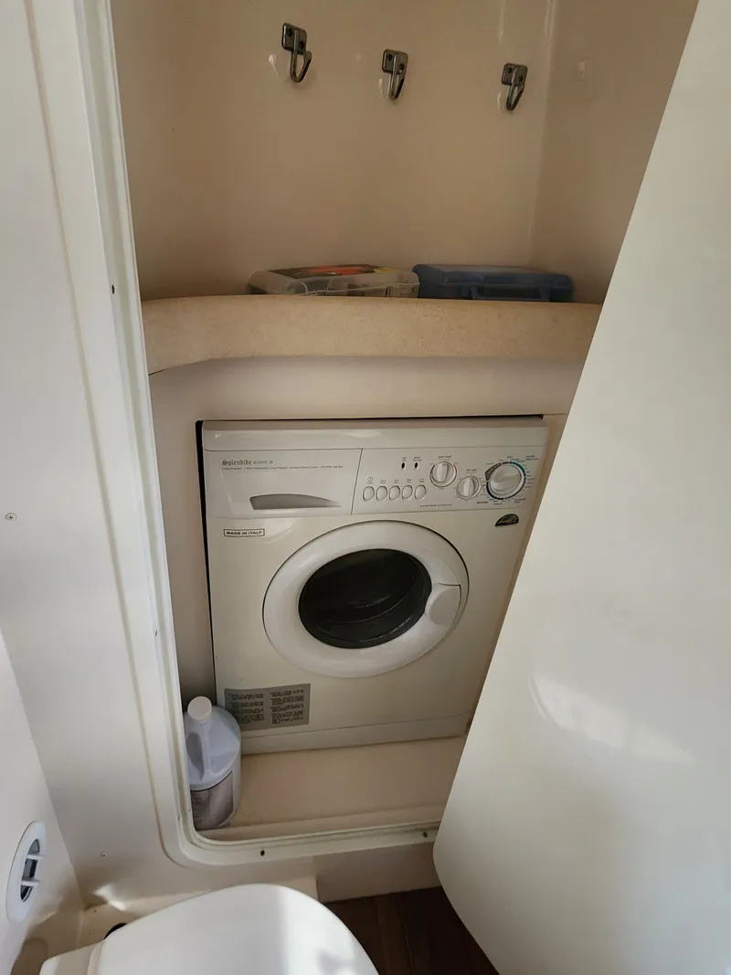 Slide: The Image of Rinker Fiesta Vee 410 2006 - 39