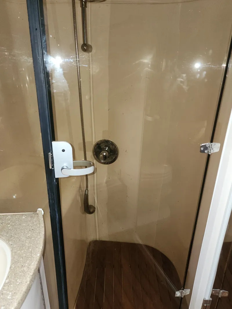 Slide: The Image of Rinker Fiesta Vee 410 2006 - 40