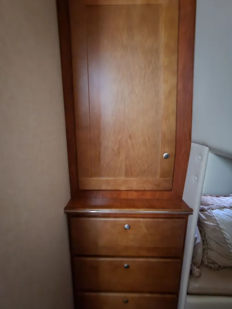 Slide: The Image of Rinker Fiesta Vee 410 2006 - 43