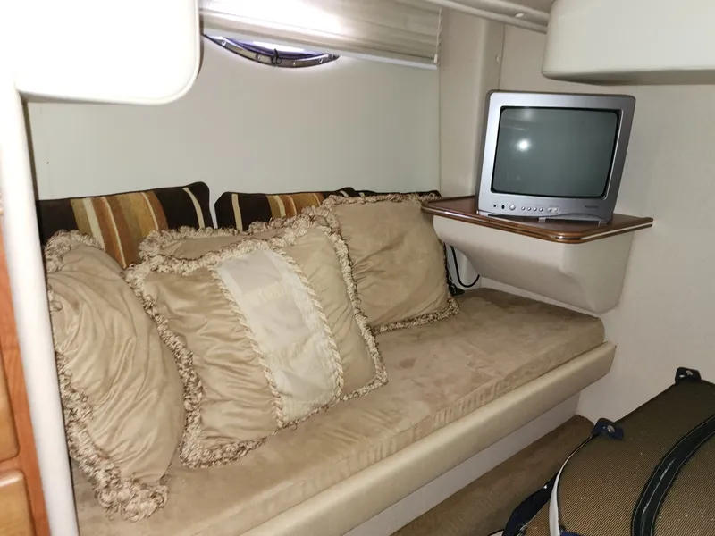 Slide: The Image of Rinker Fiesta Vee 410 2006 - 45