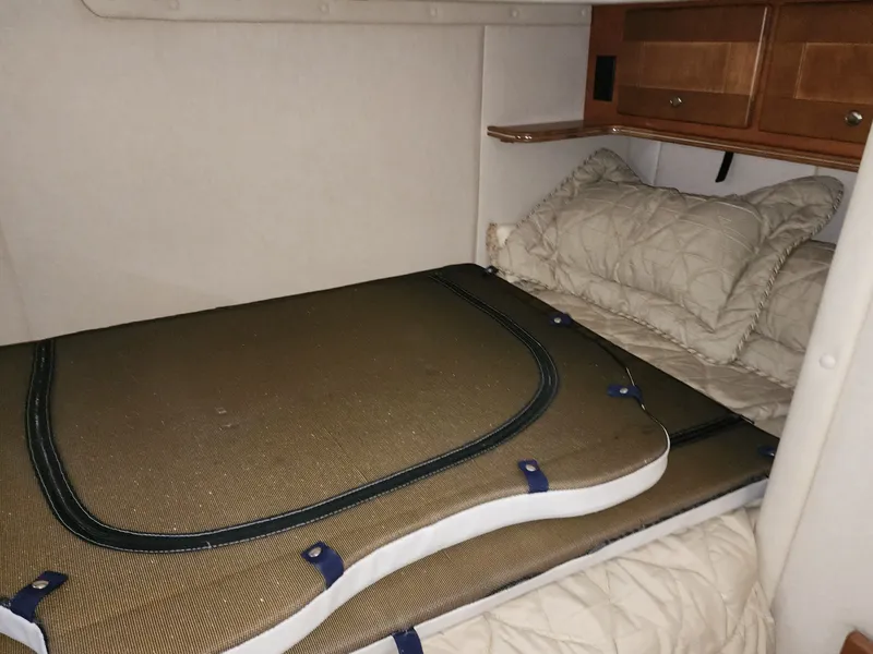 Slide: The Image of Rinker Fiesta Vee 410 2006 - 46