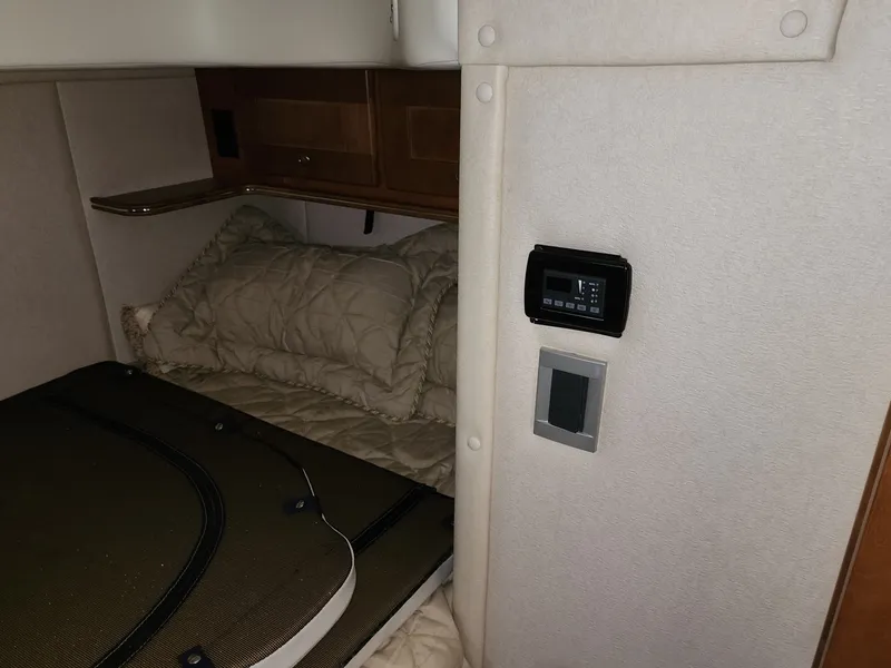 Slide: The Image of Rinker Fiesta Vee 410 2006 - 47